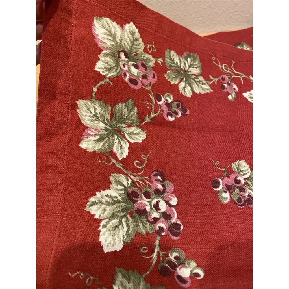 Williams Sonoma Red Grapevine Festive Napkins, Set of‎ 2, 100% Cotton 18
